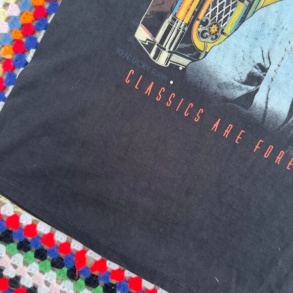 Vintage Elvis Presley T-Shirt – Black – 90s – “Classics Are Forever” Large - Picture 5 of 7